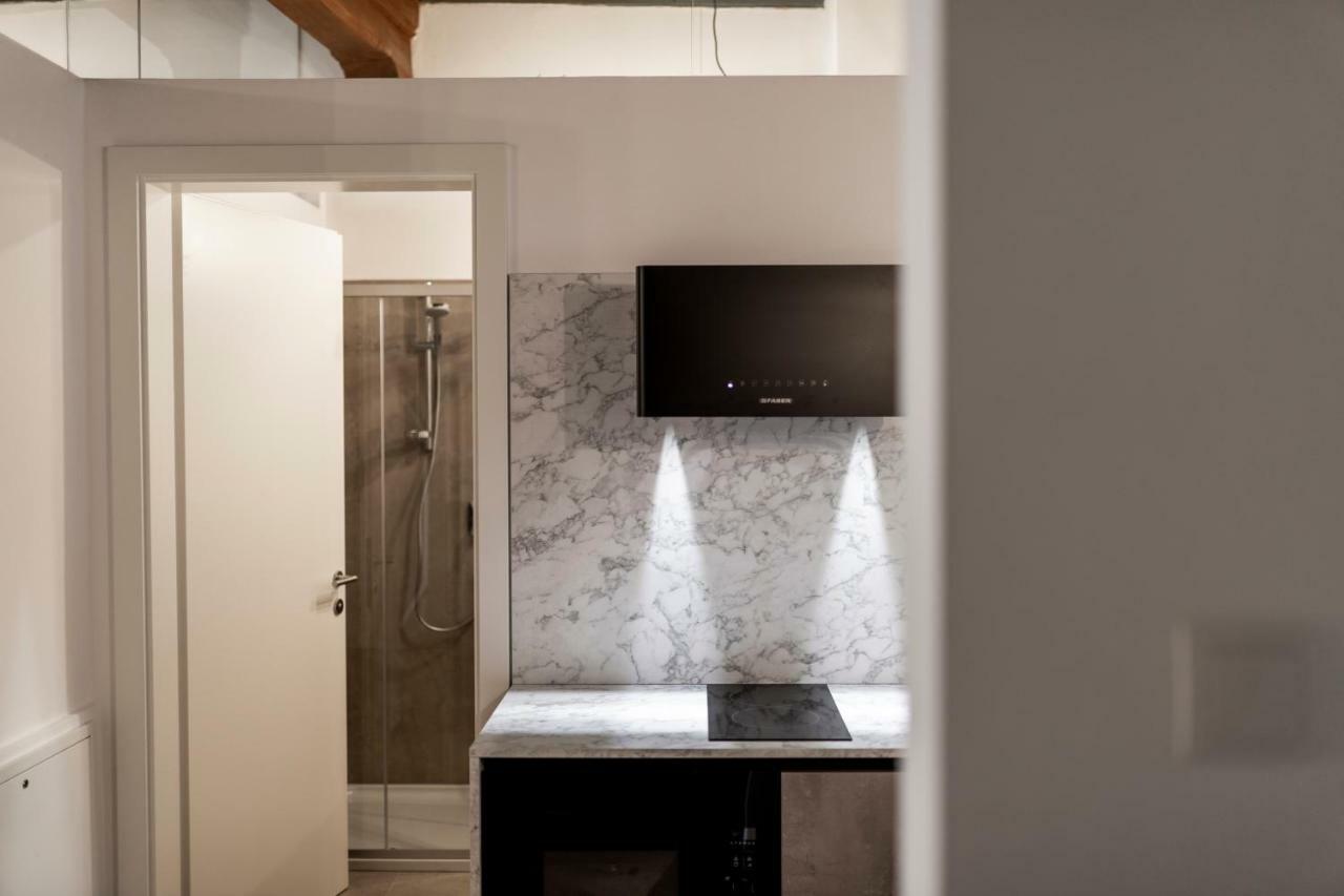 Cooper L Cooper Apartment *
