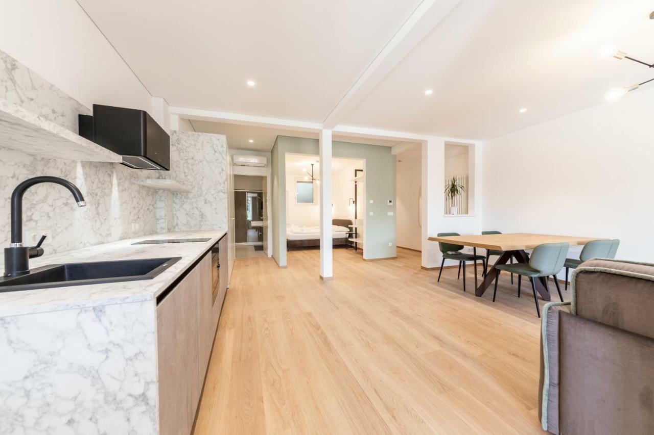Cooper L Cooper Apartment Bozen