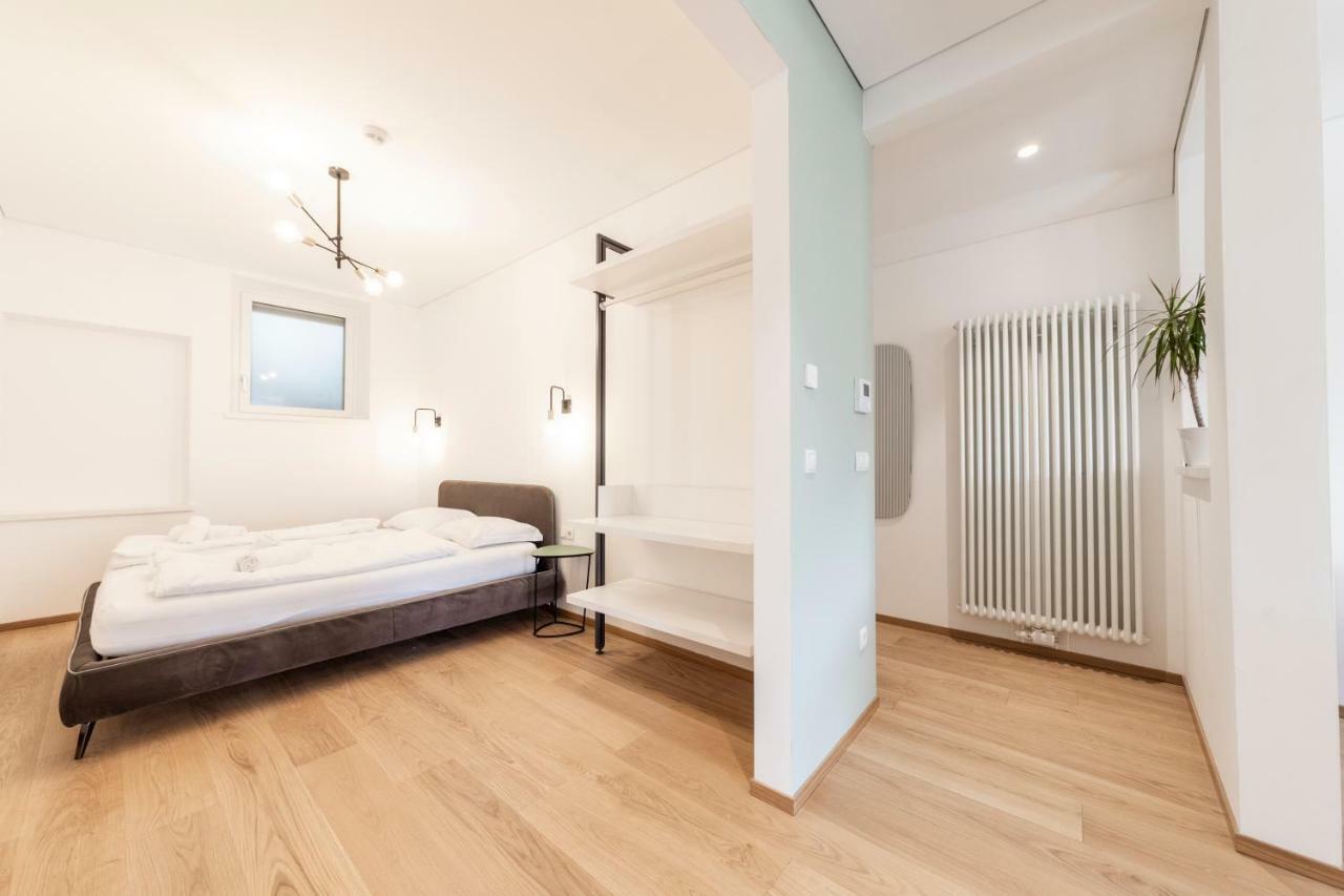 Cooper L Cooper Apartment Bozen