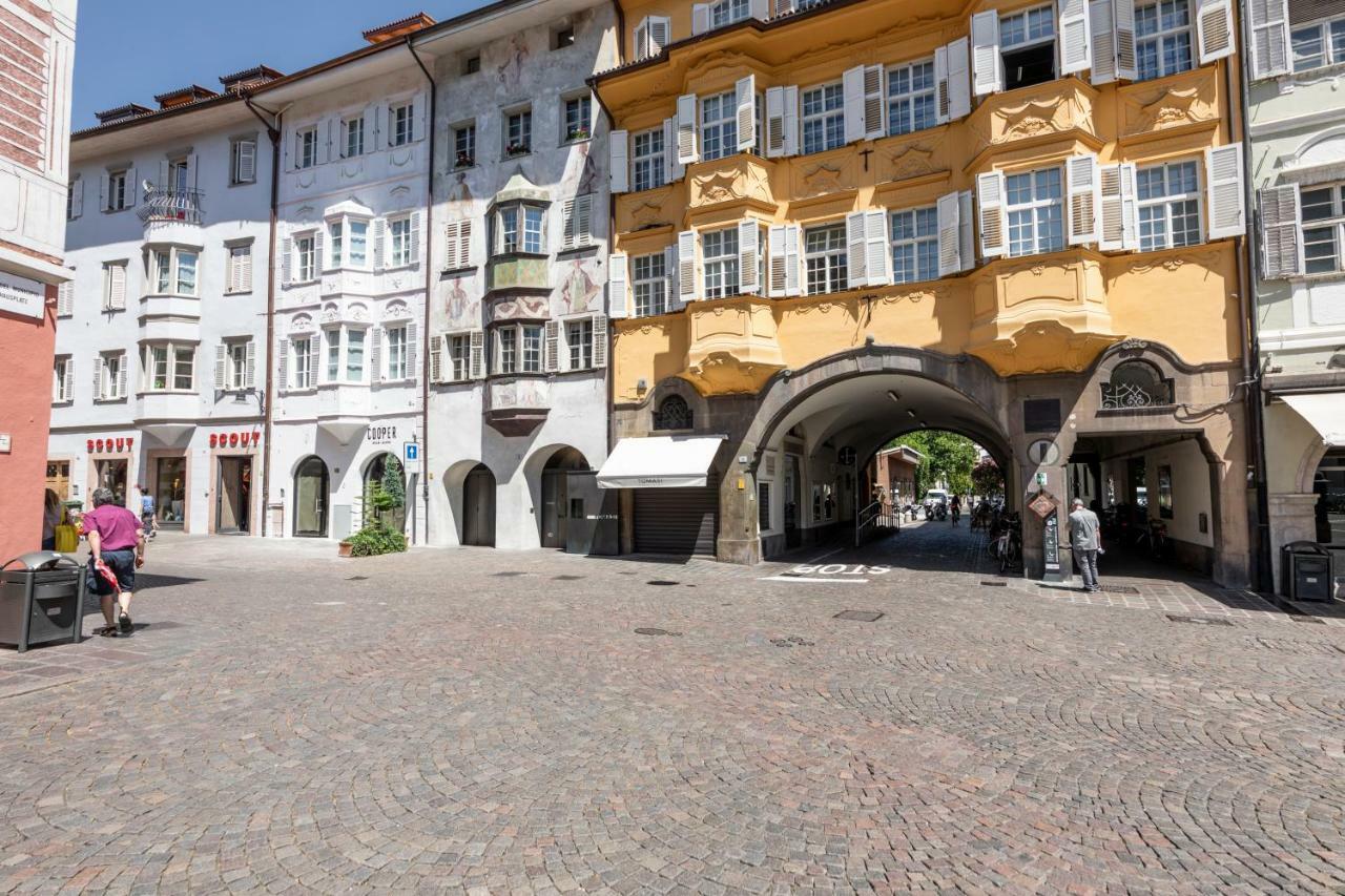 Cooper L Cooper * Bozen